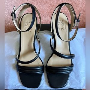 Naturalizer Women's Rizzo Ankle Straps Heeled Sandal